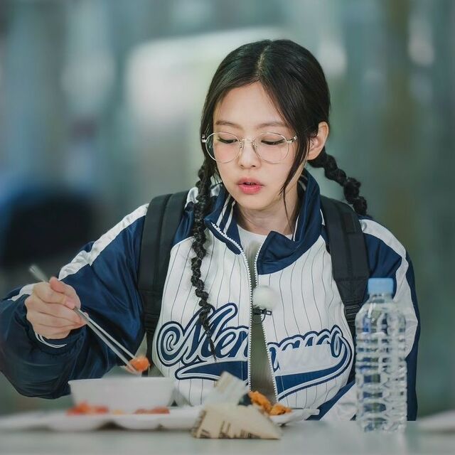 v_taehyung_jennie